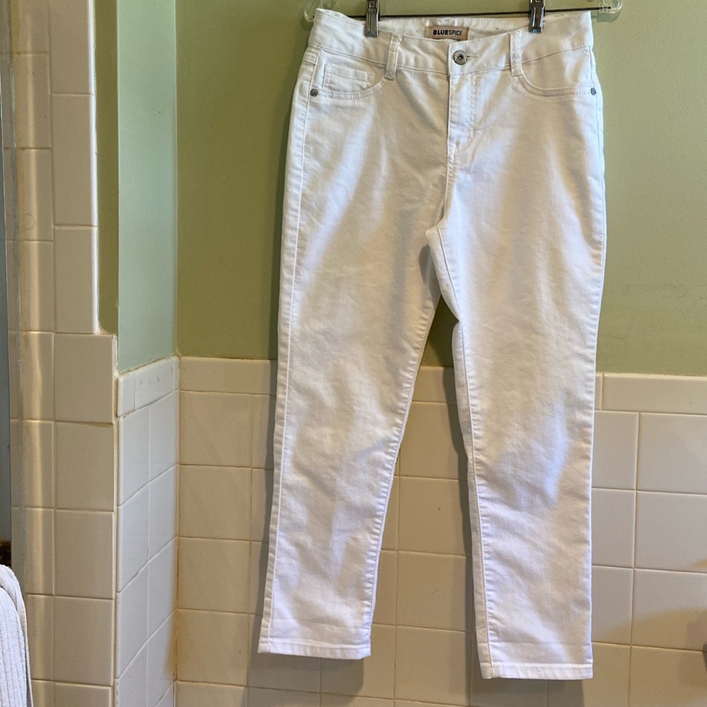 🌸Blue Spice women’s White skinny fit jeans size 9